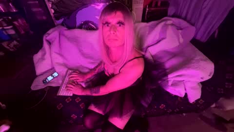 Snapshot of longbeachcd69 chatting on January 10, 11:54 am longbeachcd69 online show from January 10, 11:54 am