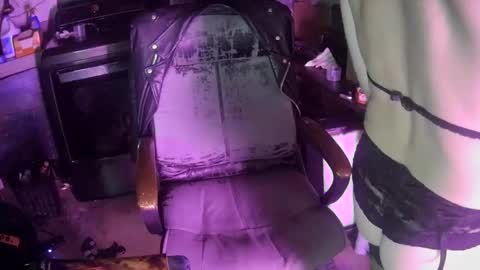 Snapshot of longbeachcd69 chatting on October 9, 8:12 am longbeachcd69 online show from October 9, 8:12 am