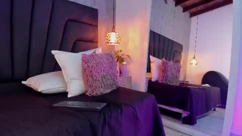 Snapshot of longina_ chatting on June 14, 2:30 pm Longina online show from June 14, 2:30 pm
