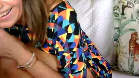 Snapshot of longlegstammy chatting on October 15, 6:08 pm Cutenurse91 online show from October 15, 6:08 pm