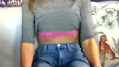 Snapshot of longlegstammy chatting on October 19, 8:09 pm Cutenurse91 online show from October 19, 8:09 pm