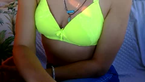 Snapshot of longlegstammy chatting on October 29, 4:53 pm Cutenurse91 online show from October 29, 4:53 pm