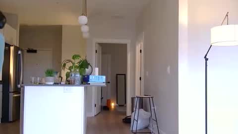 Snapshot of longlegstammy chatting on November 1, 4:42 pm Cutenurse91 online show from November 1, 4:42 pm