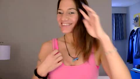 Snapshot of longlegstammy chatting on November 8, 7:34 pm Cutenurse91 online show from November 8, 7:34 pm