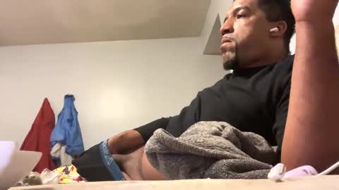 longmeat901 online show from November 27, 8:27 am