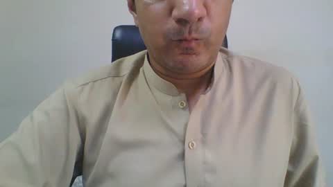 Snapshot of longthick1985 chatting on August 4, 7:44 am Lleida-man online show from August 4, 7:44 am