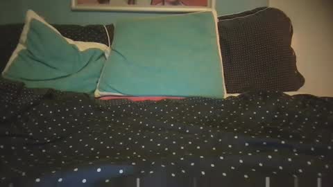 Snapshot of longwet1 chatting on February 14, 10:14 pm longwet1 online show from February 14, 10:14 pm