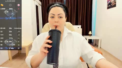 Nina online show from February 6, 12:16 pm