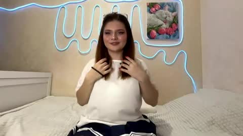 Snapshot of lonisakoda chatting on June 8, 1:55 pm Luisa online show from June 8, 1:55 pm