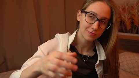 Hanna online show from February 4, 7:44 pm