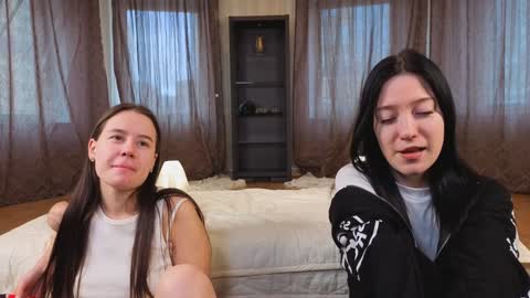  Adele Ellie and Lou   Sally Dana and Bonnie online show from October 1, 4:40 am