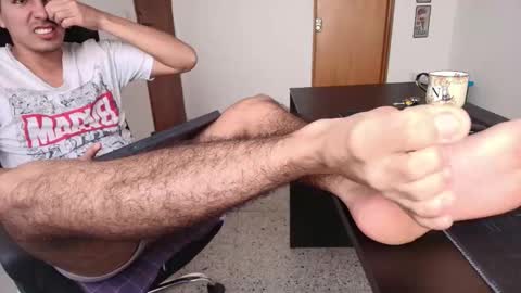 looki 16 online show from November 11, 2:06 pm