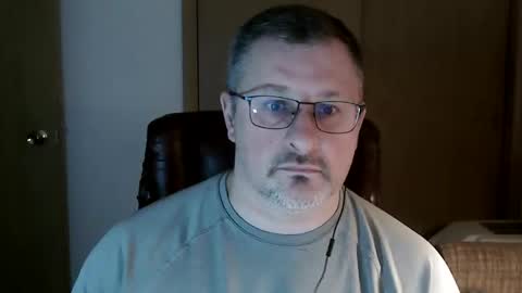 Snapshot of lookin75 chatting on March 4, 4:18 am lookin75 online show from March 4, 4:18 am