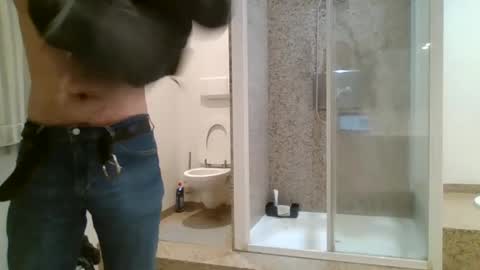 Snapshot of lookingforfun452344 chatting on January 2, 1:40 pm Robin online show from January 2, 1:40 pm