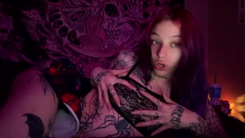 Snapshot of lookingforlona chatting on September 23, 4:04 am lookingforlona online show from September 23, 4:04 am