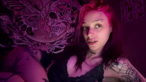 Snapshot of lookingforlona chatting on September 28, 3:50 pm lookingforlona online show from September 28, 3:50 pm