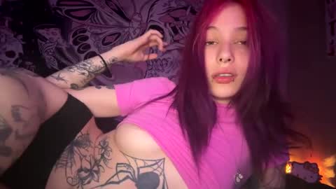 Snapshot of lookingforlona chatting on October 3, 4:09 am lookingforlona online show from October 3, 4:09 am