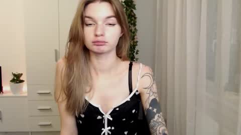 Snapshot of lookluna chatting on November 8, 2:17 pm Luna online show from November 8, 2:17 pm