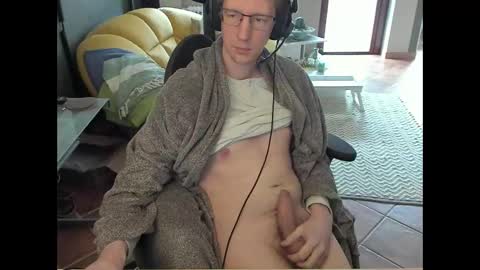 loomie online show from February 28, 1:12 pm