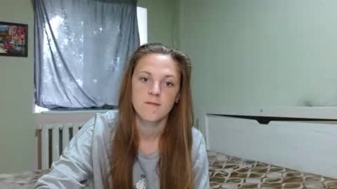 Snapshot of lora879 chatting on June 3, 10:40 am Lora online show from June 3, 10:40 am