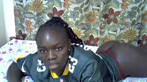 lora_amor online show from June 12, 11:35 pm