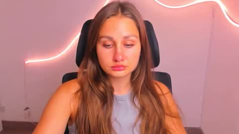 Snapshot of lora_kisses chatting on September 9, 5:29 am Lora online show from September 9, 5:29 am
