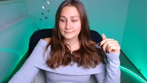 Lora online show from October 9, 11:30 am