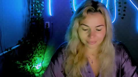 Snapshot of loraboyar chatting on September 11, 2:22 am Lora online show from September 11, 2:22 am