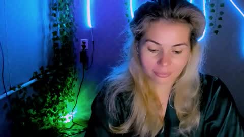 Snapshot of loraboyar chatting on September 16, 2:12 am Lora online show from September 16, 2:12 am