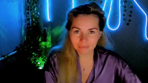 Snapshot of loraboyar chatting on September 18, 2:13 am Lora online show from September 18, 2:13 am