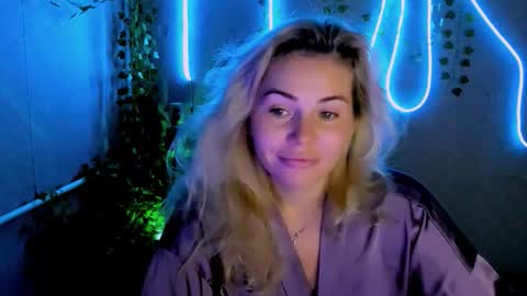 Snapshot of loraboyar chatting on September 19, 2:24 am Lora online show from September 19, 2:24 am
