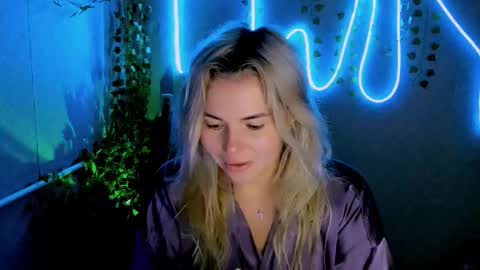 Snapshot of loraboyar chatting on September 22, 2:24 am Lora online show from September 22, 2:24 am