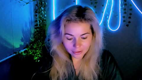 Lora online show from September 24, 2:26 am