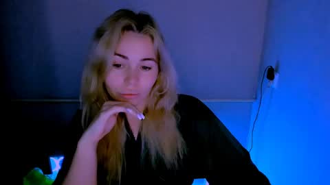 Lora online show from May 1, 2:49 am