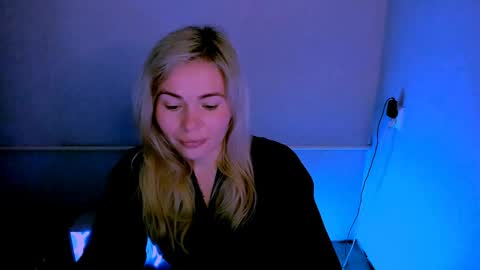 Lora online show from May 5, 1:24 am