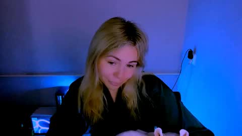 Lora online show from May 12, 2:41 am