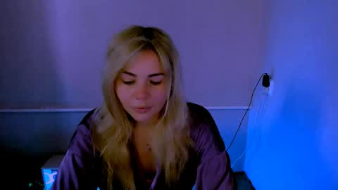 Lora online show from May 20, 2:29 am