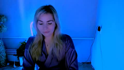 Lora online show from June 6, 2:16 am