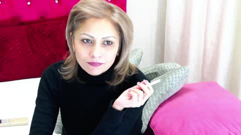 loradelniro1 online show from December 29, 1:17 pm