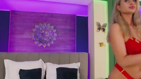 Snapshot of loradevine chatting on March 15, 7:42 pm Lora online show from March 15, 7:42 pm