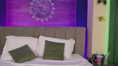 Snapshot of loradevine chatting on April 26, 8:17 pm Lora online show from April 26, 8:17 pm