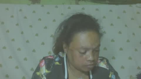 LorahVane online show from June 11, 6:39 pm