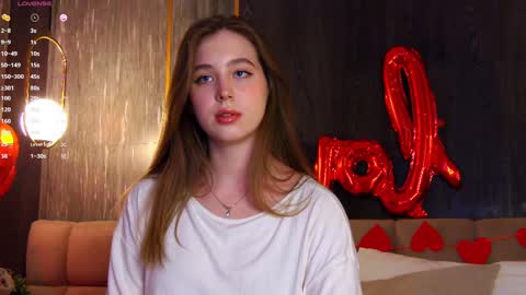 Snapshot of loraineluff chatting on February 16, 8:55 pm Loraine online show from February 16, 8:55 pm