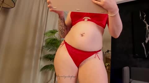 Snapshot of loraivone chatting on March 17, 8:12 pm LoraIvone online show from March 17, 8:12 pm