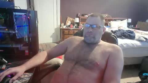 Snapshot of lordimaran chatting on March 1, 12:45 pm lordimarans room online show from March 1, 12:45 pm