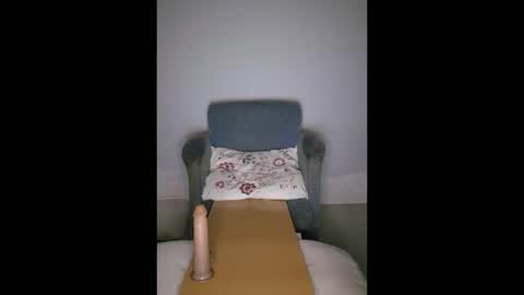 Snapshot of lordraziel290163 chatting on February 14, 2:47 pm kh4ls3 online show from February 14, 2:47 pm