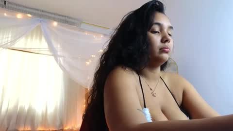 loreanis online show from October 8, 8:50 pm