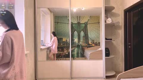 Snapshot of loreeluben chatting on November 4, 5:28 am Olivia online show from November 4, 5:28 am