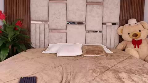  Lorein  online show from November 24, 10:53 pm