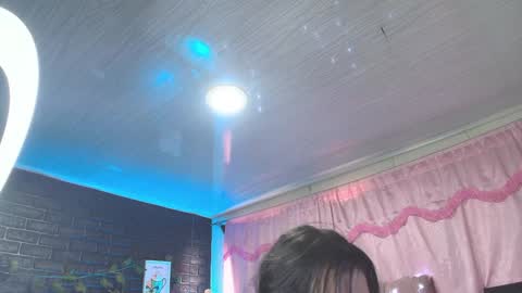 Loren online show from February 4, 8:59 pm